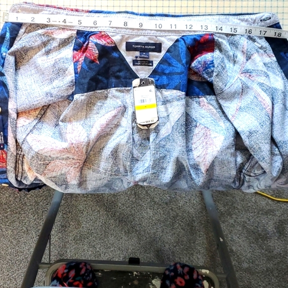 Tommy Hilfiger - Picture 10 of 12